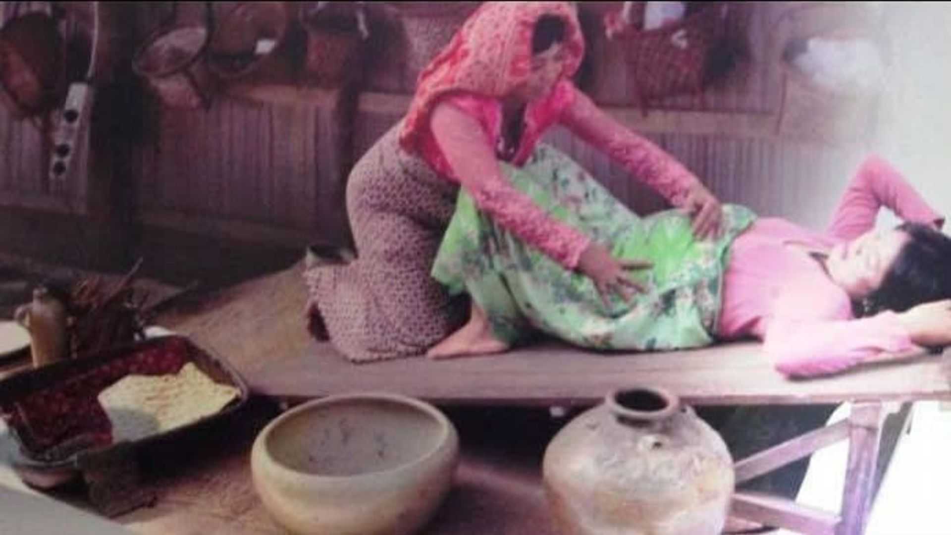 Paraji: Siapa Mereka, dan Mengapa Masih Dipercaya dalam Proses Kelahiran?